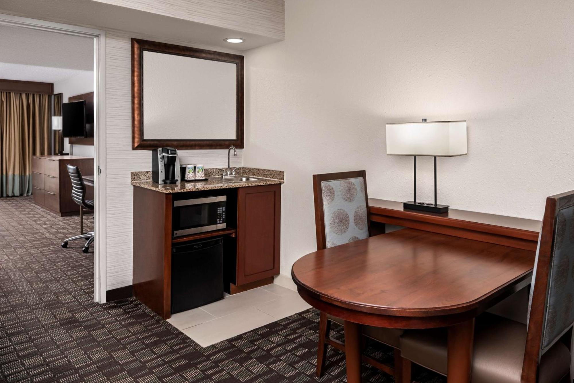 Embassy Suites By Hilton Nashville Airport Ngoại thất bức ảnh